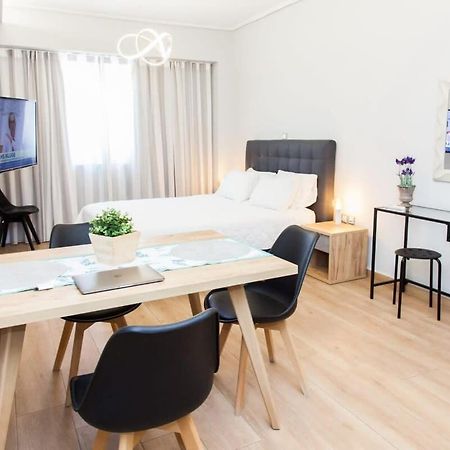 Contemporary And Chic Apartment In Central Ateny Zewnętrze zdjęcie