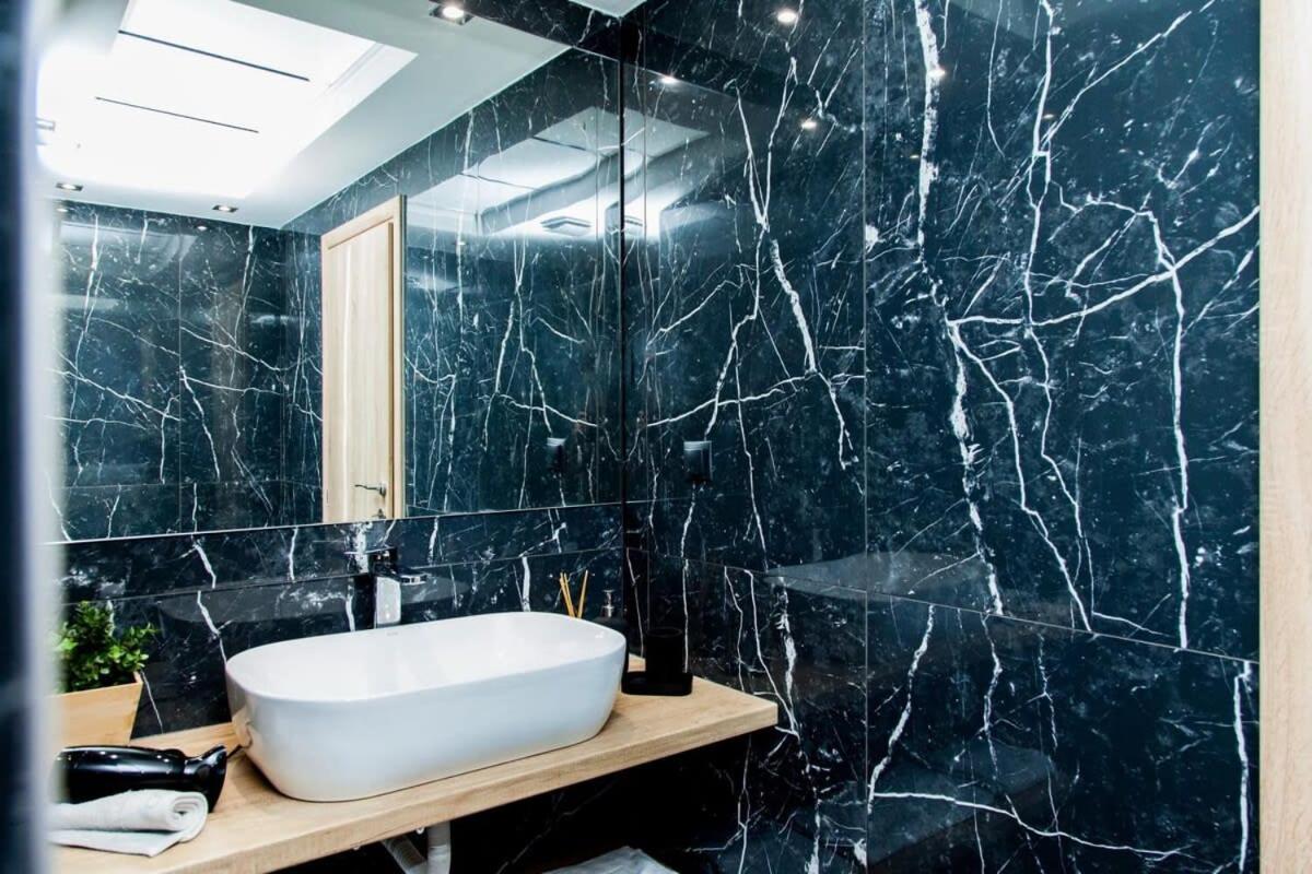 Contemporary And Chic Apartment In Central Ateny Zewnętrze zdjęcie