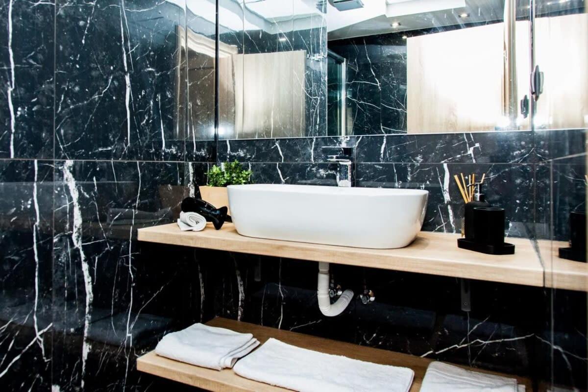 Contemporary And Chic Apartment In Central Ateny Zewnętrze zdjęcie